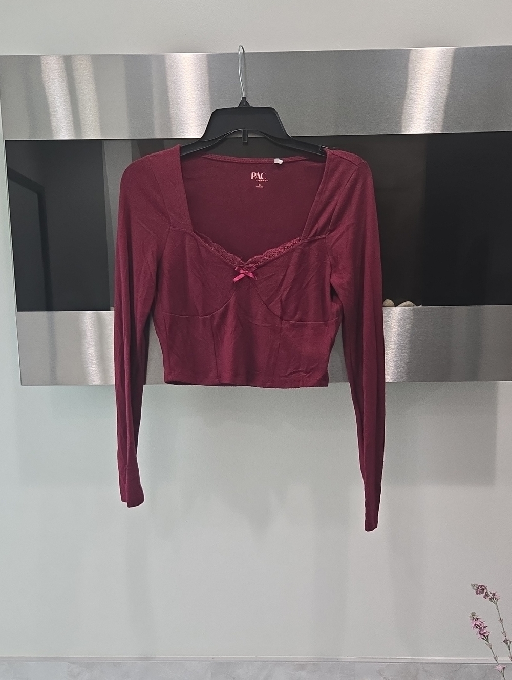 Long Sleeve Burgundy Sweetheart Crop Top
